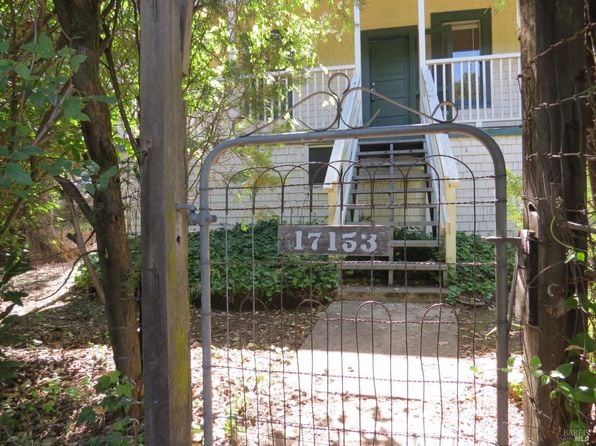 17153 Park Avenue - Photo 1