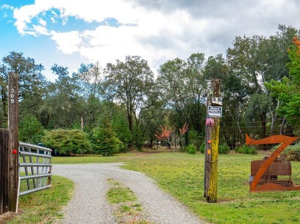 593 W 2nd Street - Photo 1