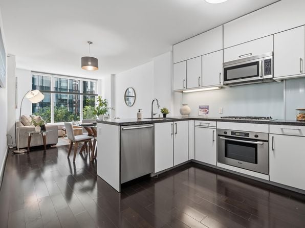 333 Main St Unit 4D - Photo 1