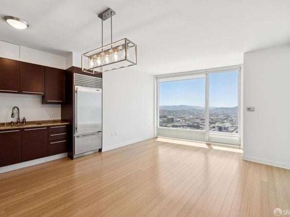 425 1st St Unit 4304 - Photo 1