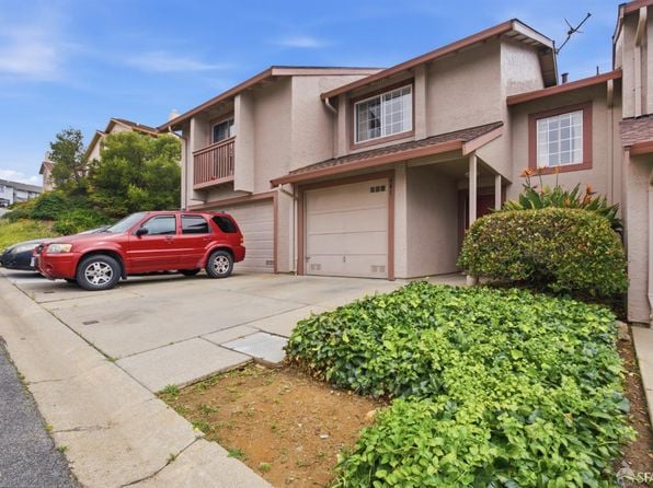 441 Bayview Circle - Photo 1