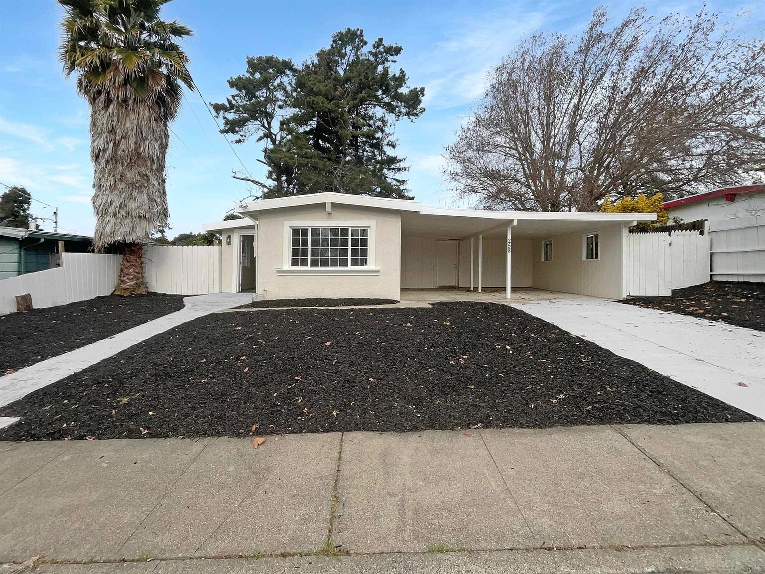 258 Los Altos Pl - Photo 1