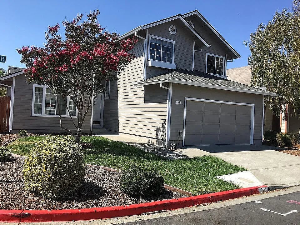 701 Deerfield Dr - Photo 1
