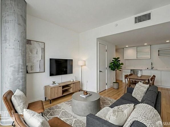 1545 Pine St APT 706 - Photo 1