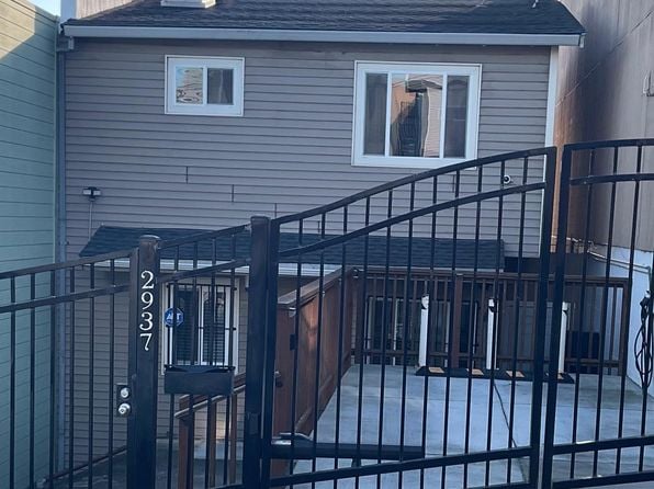 2937 Griffith St - Photo 1