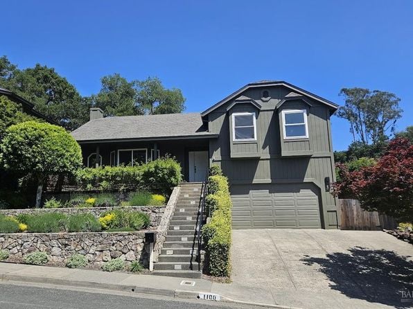 1100 Sunnyside Drive - Photo 1