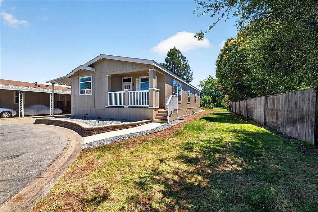 28 Chapala Dr - Photo 1