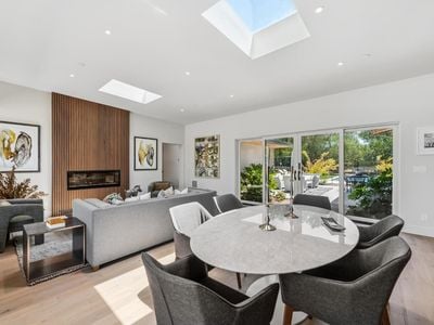 216 1st St E - Photo 1