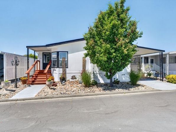 146 Stratford Way - Photo 1