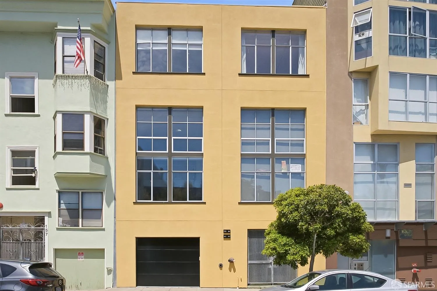165 Russ St - Photo 1
