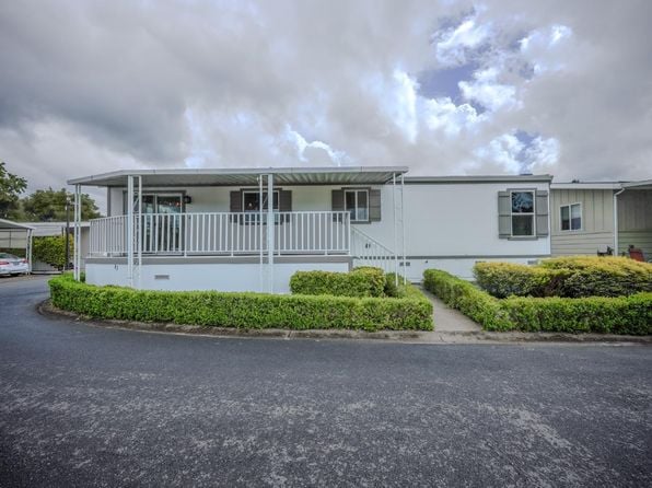 87 Blue Jay Drive - Photo 1