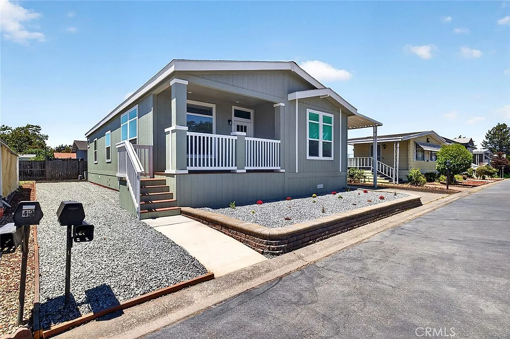 41 Estrella Dr - Photo 1