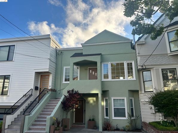 133-135 11th Ave - Photo 1
