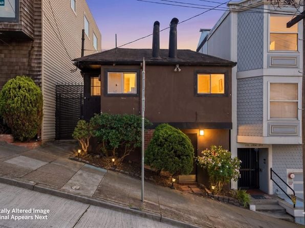 2109 22nd St - Photo 1