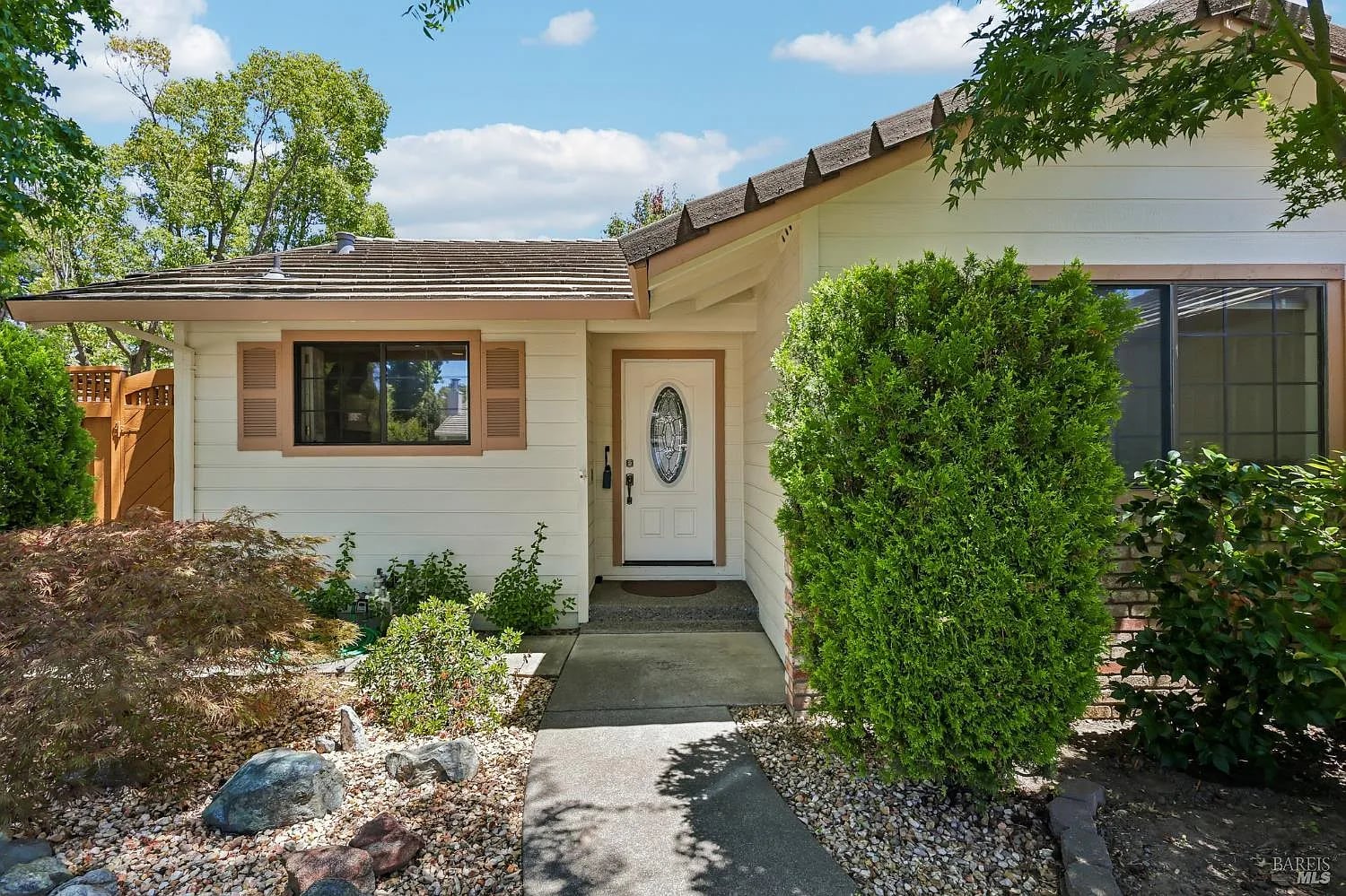 3994 Hampton Way - Photo 1