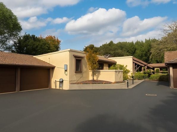 110 La Mancha Way - Photo 1