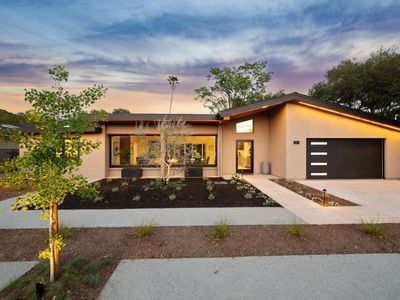 226 1st St E - Photo 1