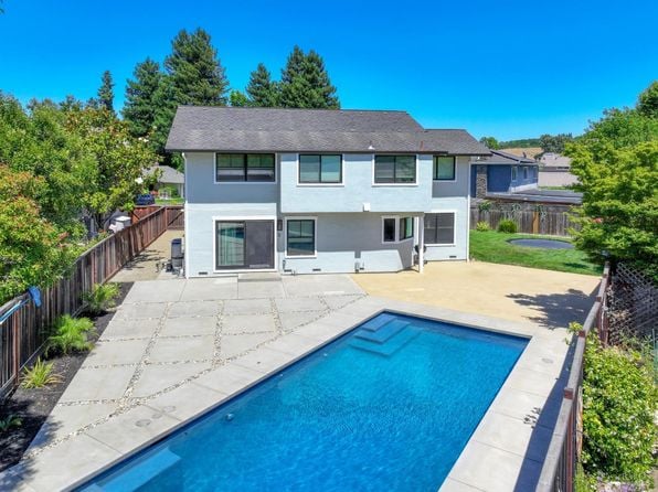 3438 Meadowbrook Court - Photo 1