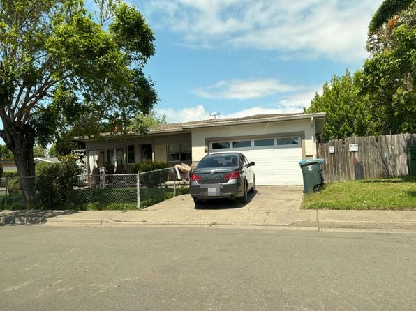104 Novak Dr - Photo 1