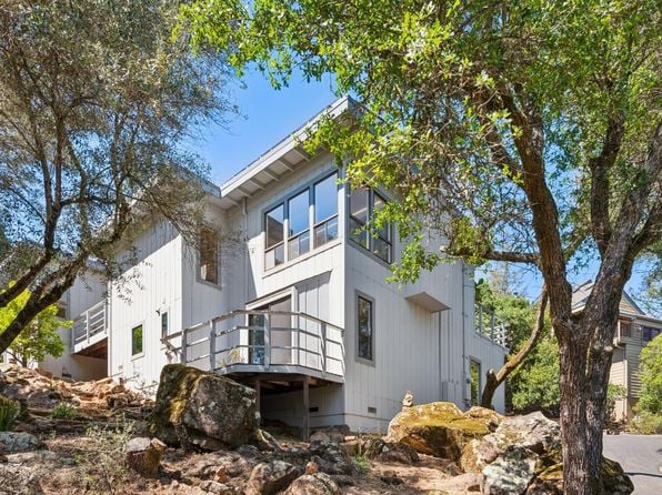 1475 Los Olivos Road - Photo 1