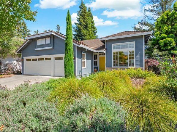 1439 Gordon Drive - Photo 1