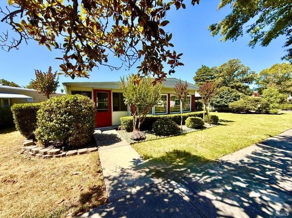 212 Cazares Circle - Photo 1