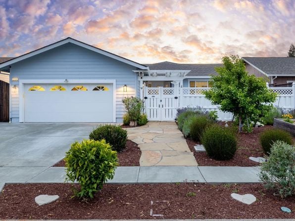 3723 Crestview Drive - Photo 1
