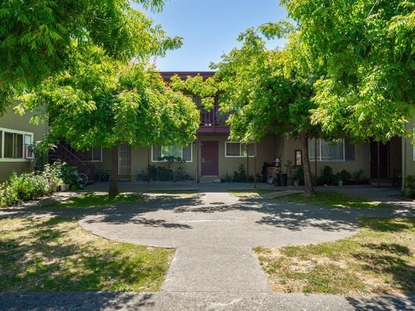 980 Sunset Avenue - Photo 1