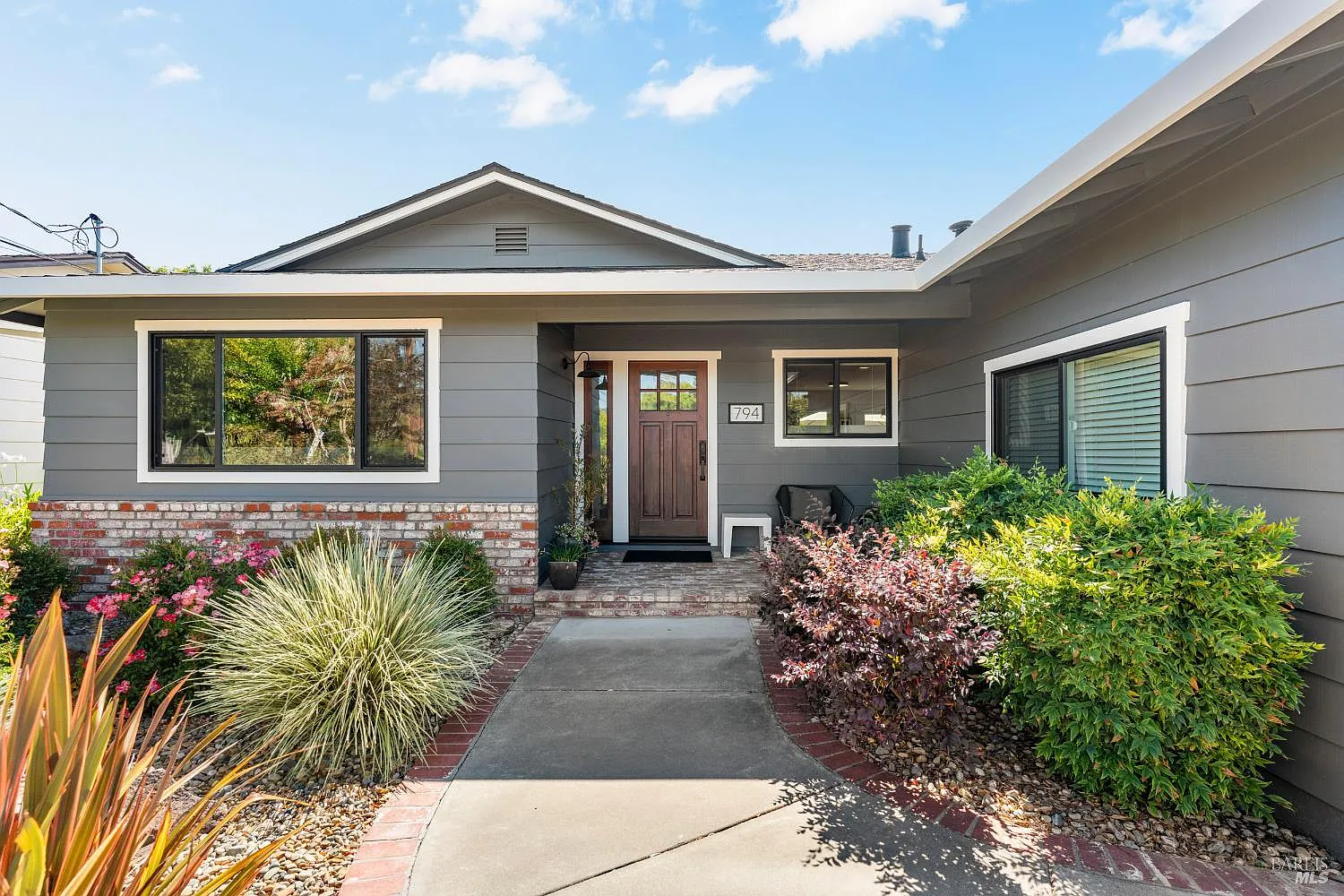 794 Heather Lane - Photo 1