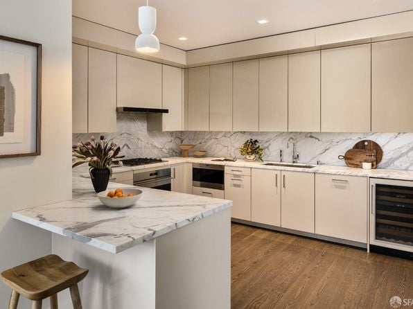 706 Mission St #6C - Photo 1