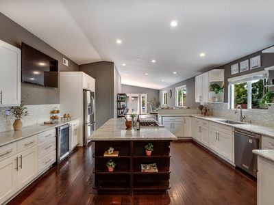 15 Julian Avenue - Photo 1