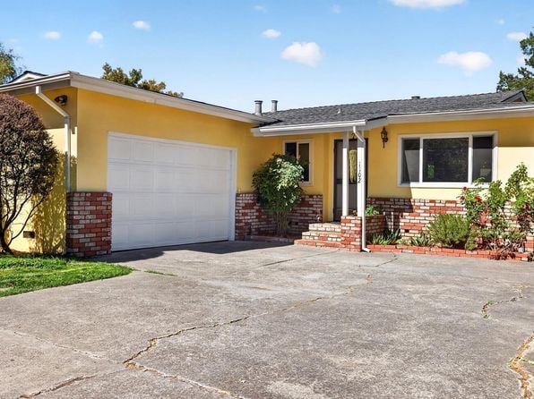 1102 Burbank Avenue - Photo 1