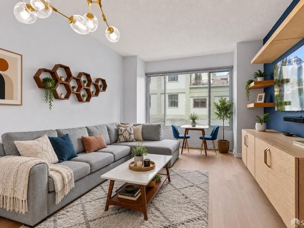 220 Lombard St APT 219 - Photo 1