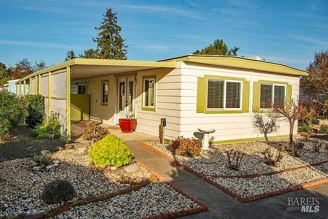 47 Cuernavaca Drive - Photo 1