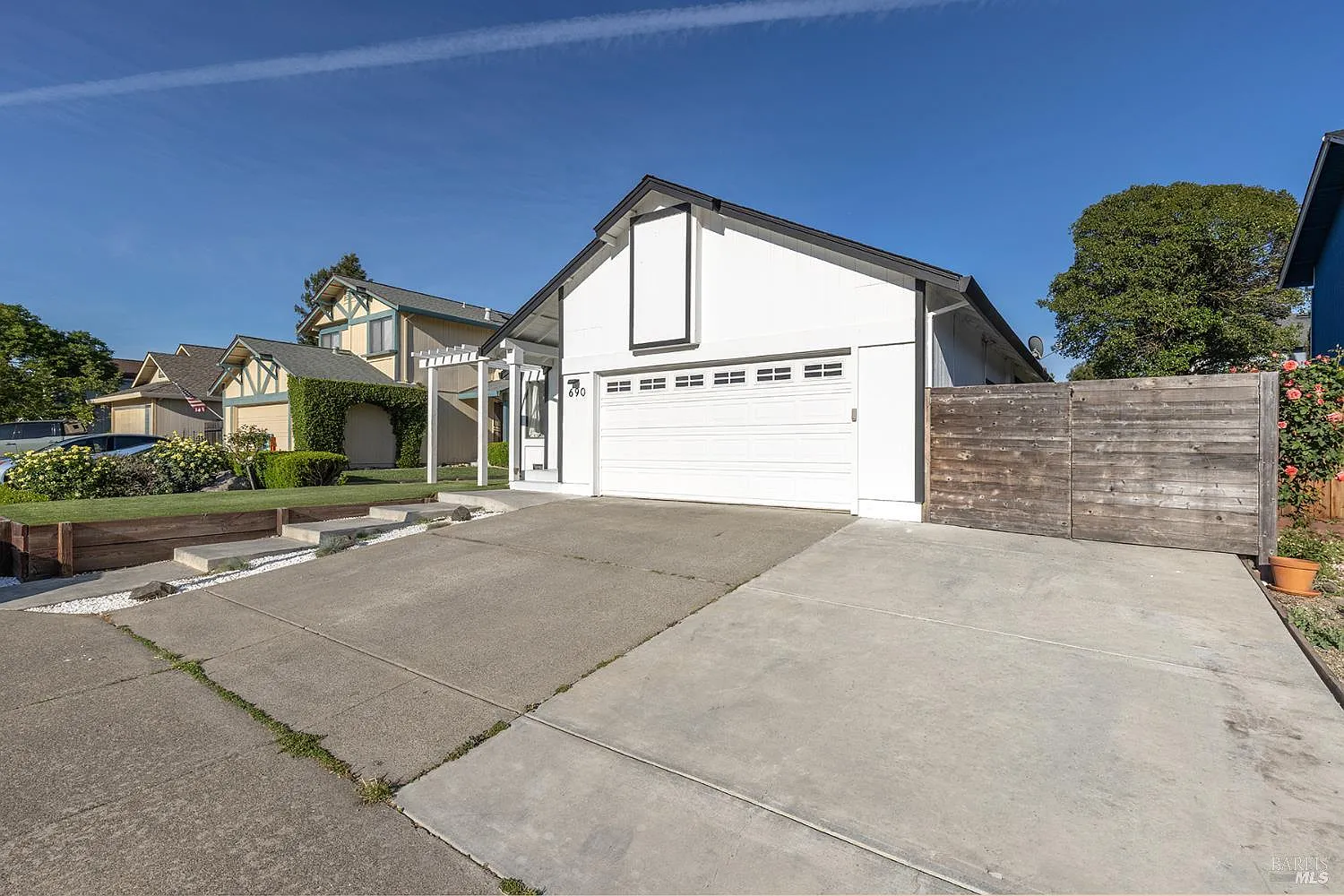 690 Claudius Way - Photo 1