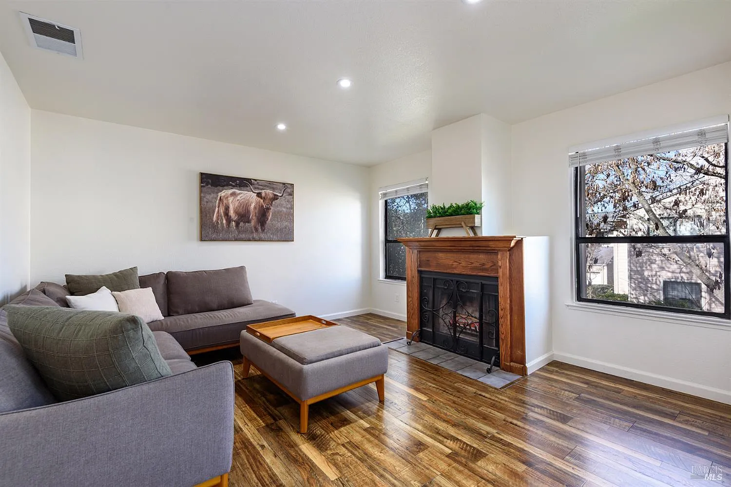 439 Mission Boulevard - Photo 1