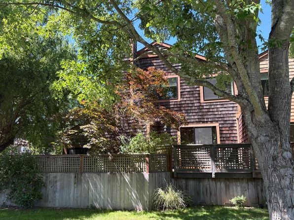9211 Lakewood Drive - Photo 1