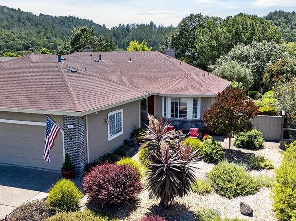 317 Miramonte Place - Photo 1