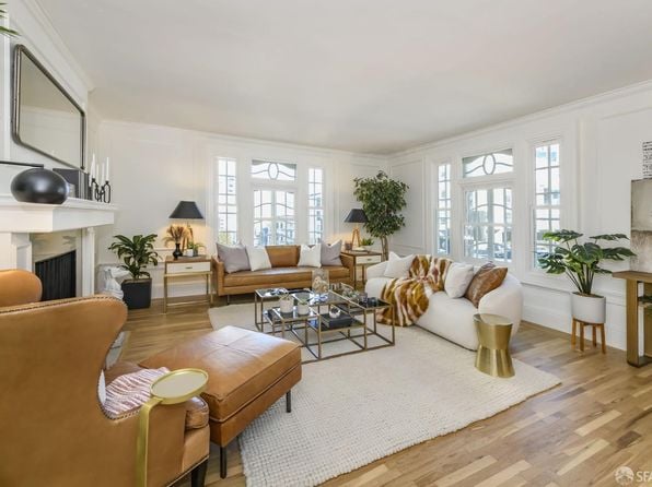 1701 Broadway APT 1 - Photo 1