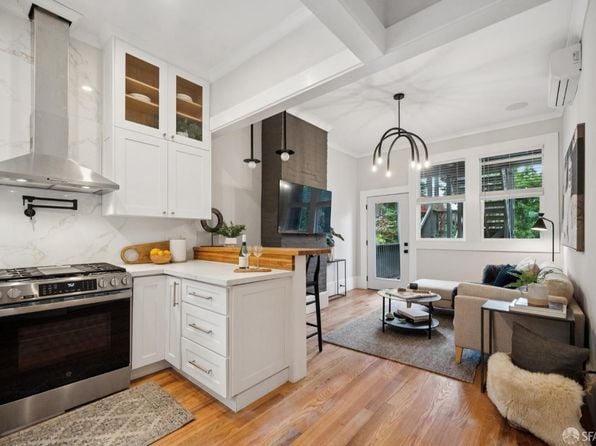 410 Clayton St - Photo 1