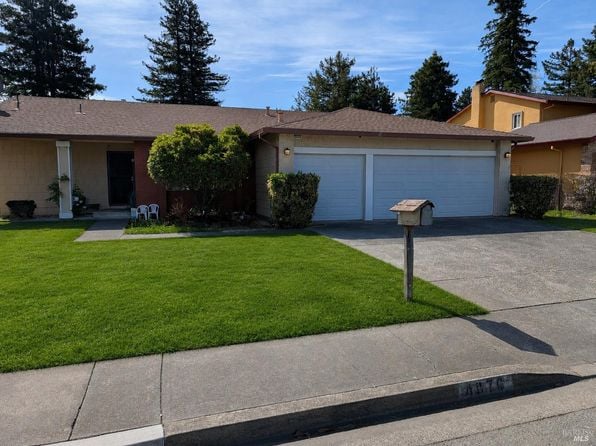 4876 Fairway Dr - Photo 1
