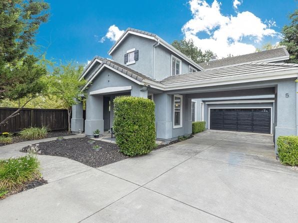 5 Blackberry Drive - Photo 1