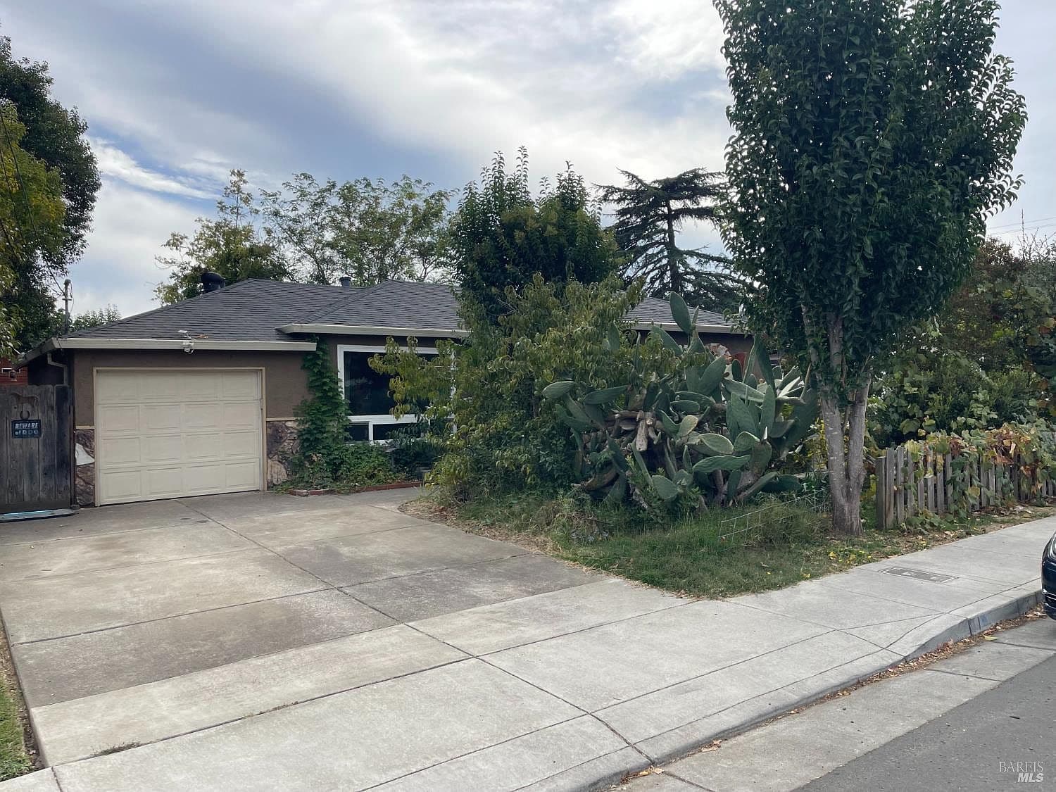11 Bryan Avenue - Photo 1