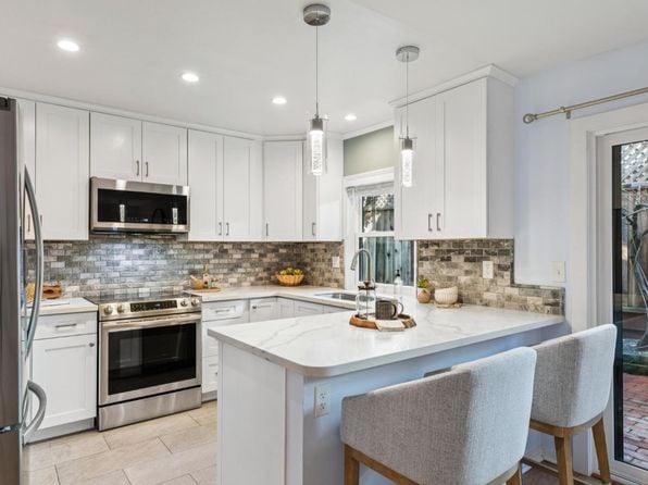 818 2nd Street W - Photo 1