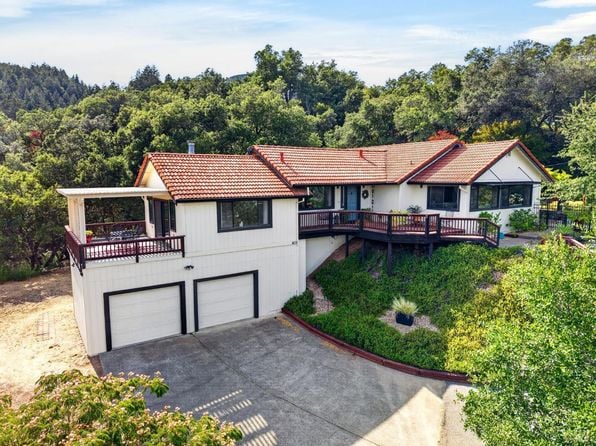 275 Kerry Lane - Photo 1