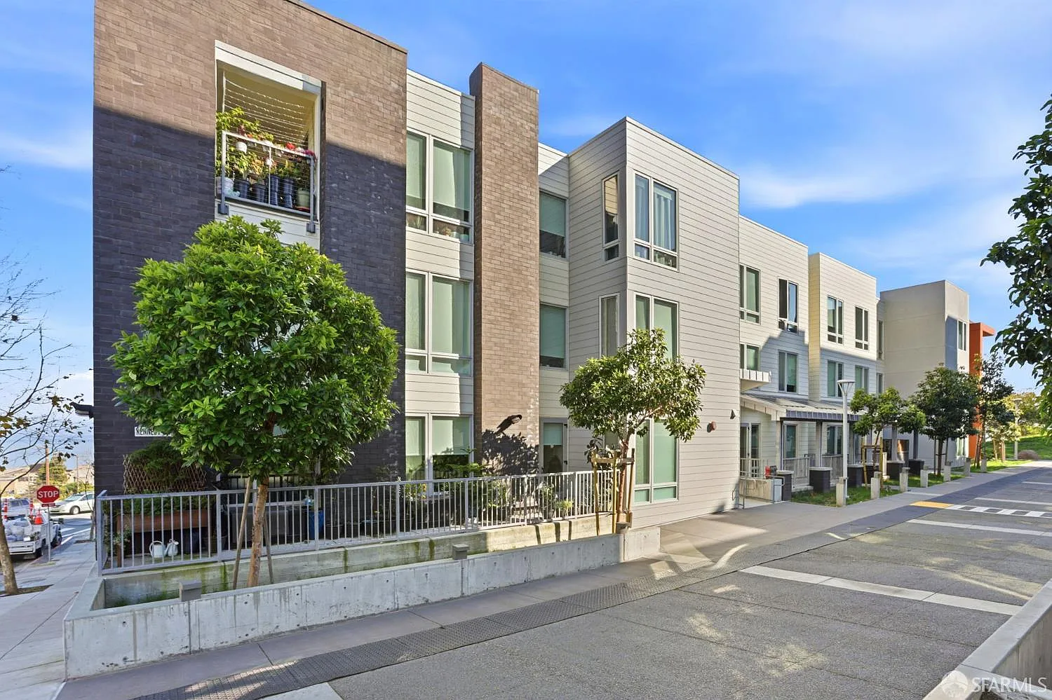 10 Kennedy Pl #201 - Photo 1