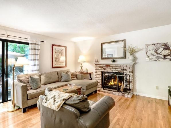 2025 W Myrtle Street - Photo 1
