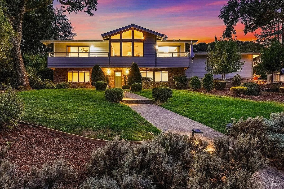 6850 Oakmont Drive - Photo 1