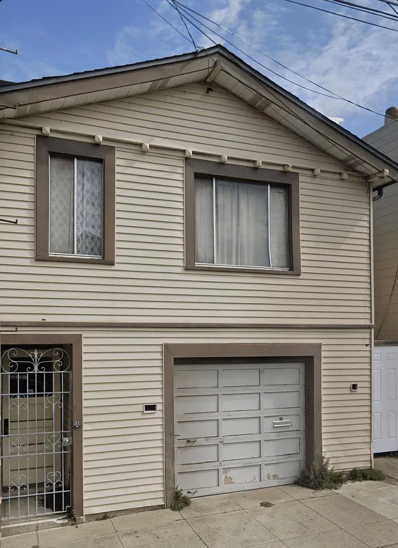 32 Laura St - Photo 1