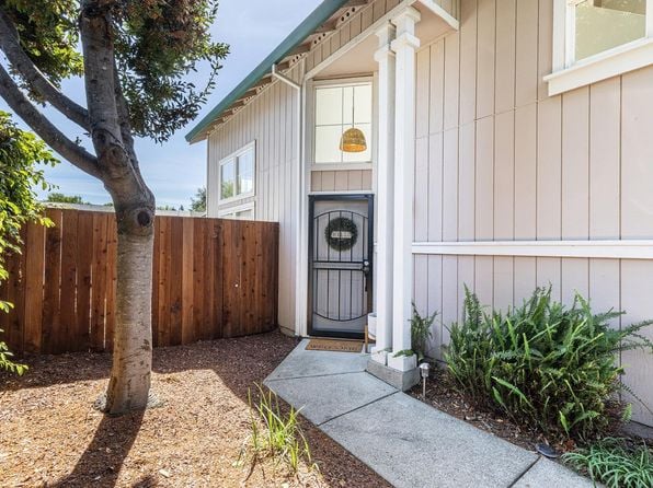 1520 Pinebrook Place - Photo 1